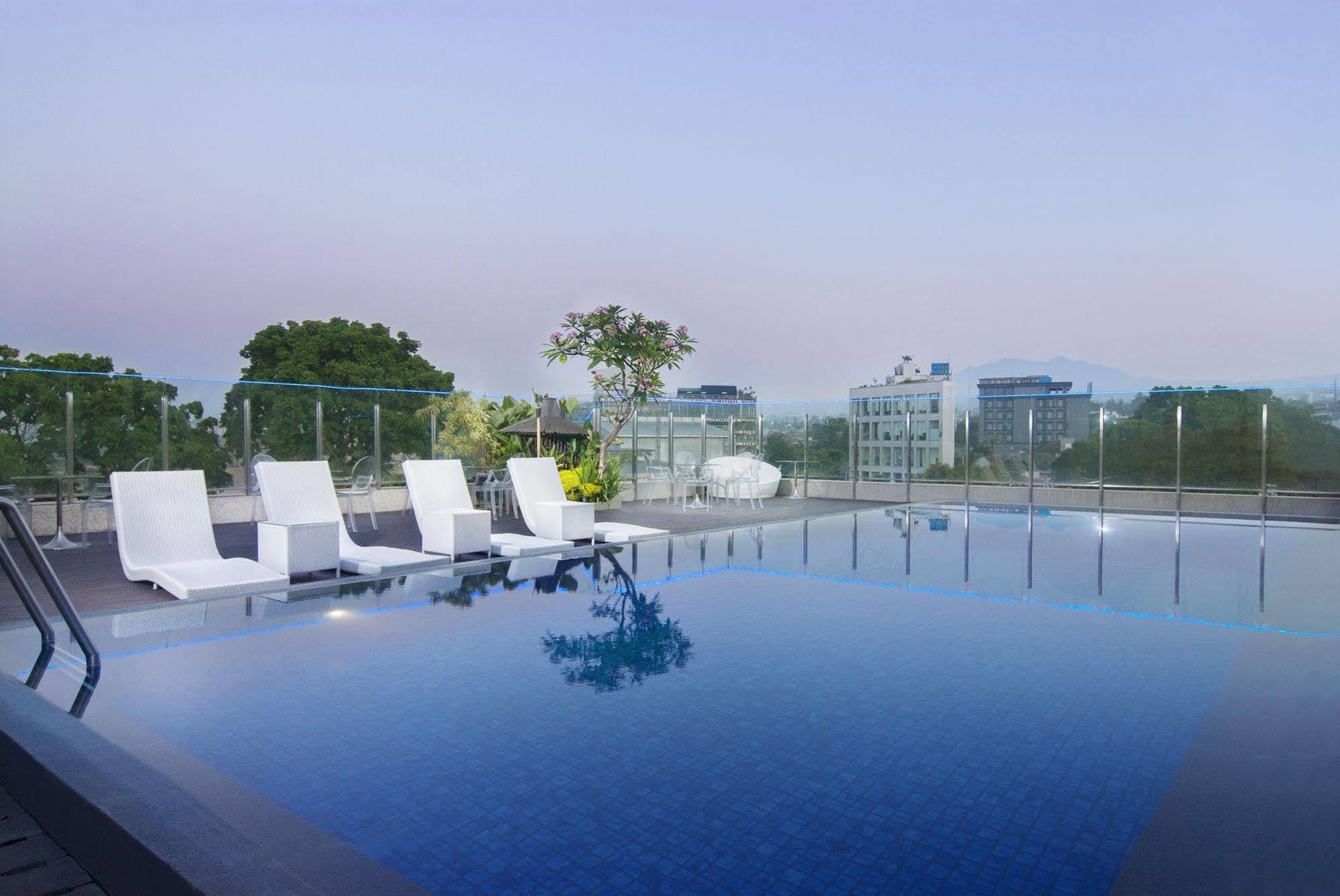 โรงแรมเดอ ชวา บันดุง ภายนอก รูปภาพ